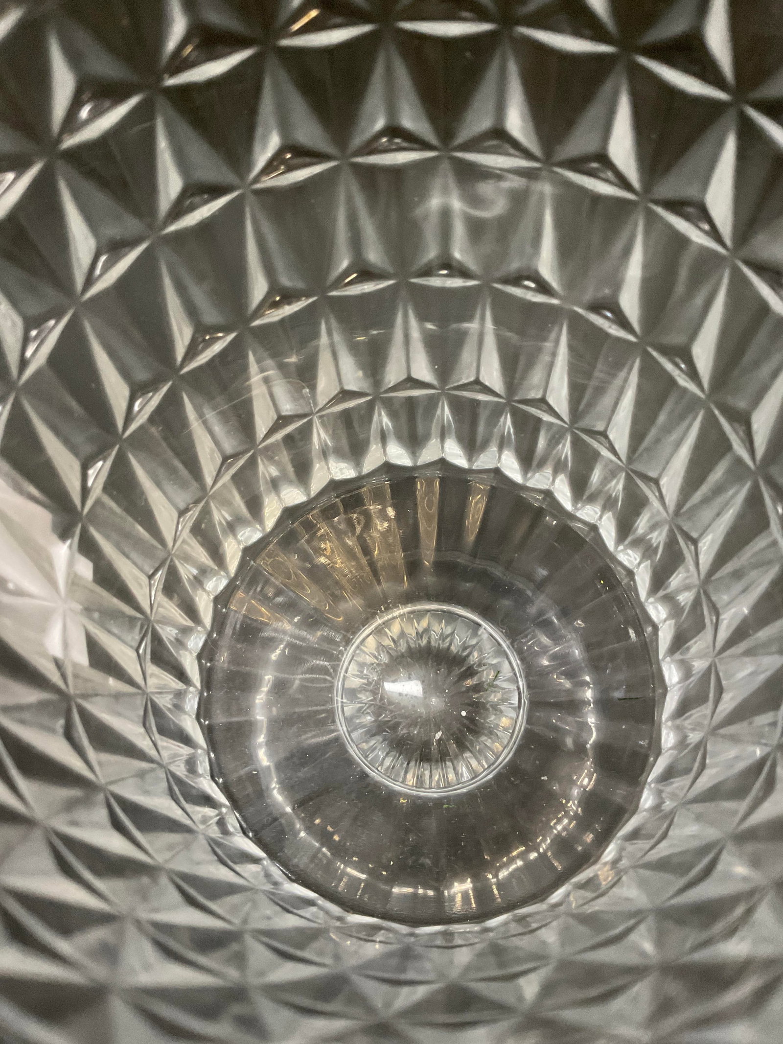Geometric Patterned Crystal Pedestal Vase - 3