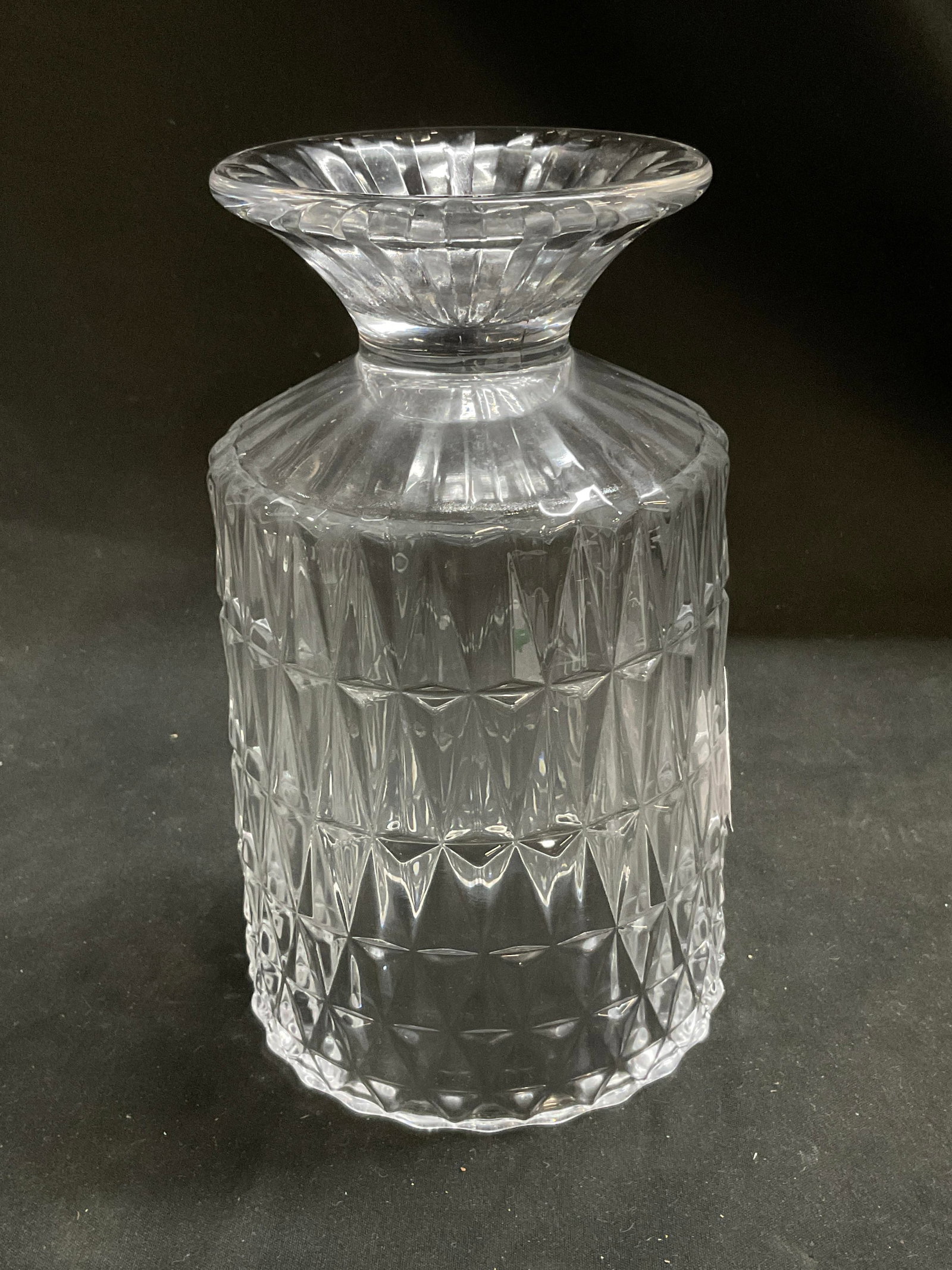 Geometric Patterned Crystal Pedestal Vase - 4