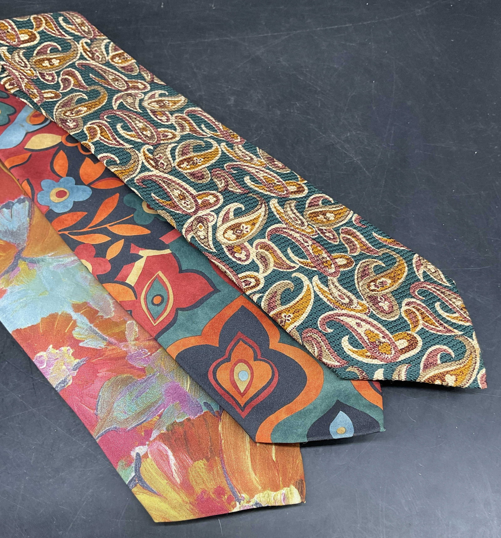 Lot 3 Joseph Abboud Paisley Silk Tie +: Lot of 3 silk ties. 1 Joseph Abboud paisley tie, 2 floral ties. Longest measures approx. 56 inches. Some blemishes. Mens tie, silk ties, designer tie, accessories, fashion accessories, wearables, 10