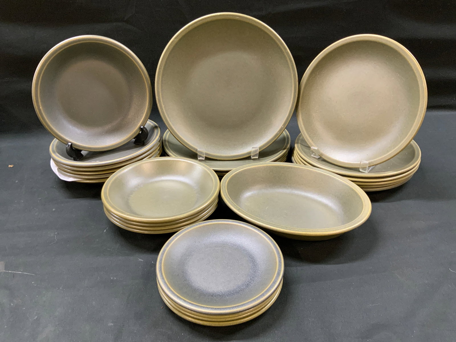 Vtg Lt25 Wedgwood Stoneware Dinner Set, UK (1 of 9)
