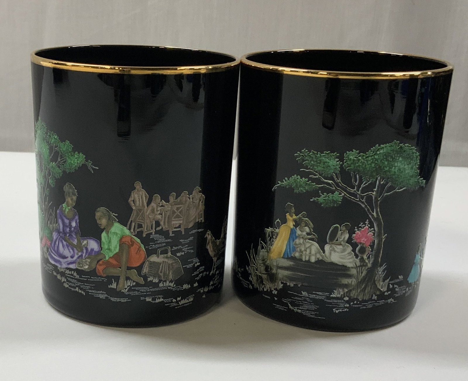 Shelia Bridges Harlem Toile 2 glass set: 2 glass set from Shelia Bridges X William Sonoma Harlem Toile collection from 2023. It features Bridges artwork that showcased African American culture in a celebration of black identity. They both me