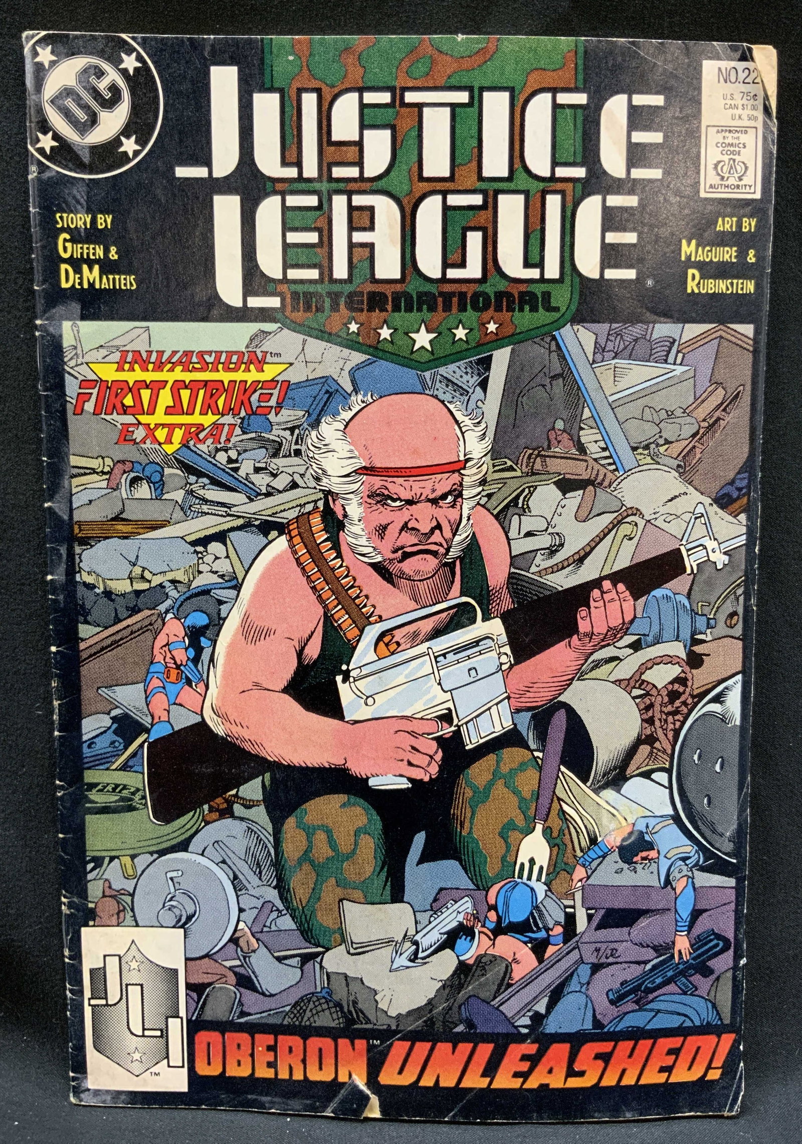 Vtg DC 1989 Justice League #22 Comic Bk: Vintage DC Comics Justice League, Invasion! First Strike! Extra! #22. Written by Keith Giffen and J.M. DeMatteis , interior artwork by Kevin Maguire, Joe Rubinstein, and Gene DAngelo. Published by DC