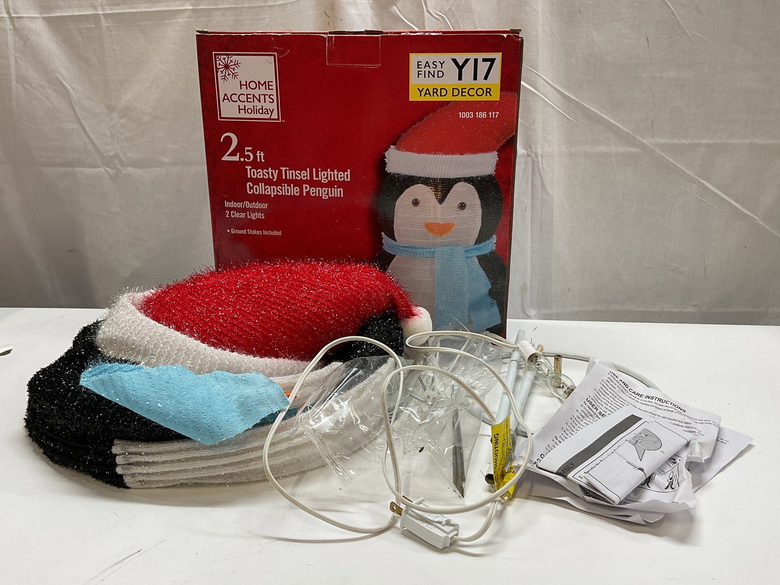 Home Accents Holiday 2.5ft Collapsible Penguin OB (1 of 14)