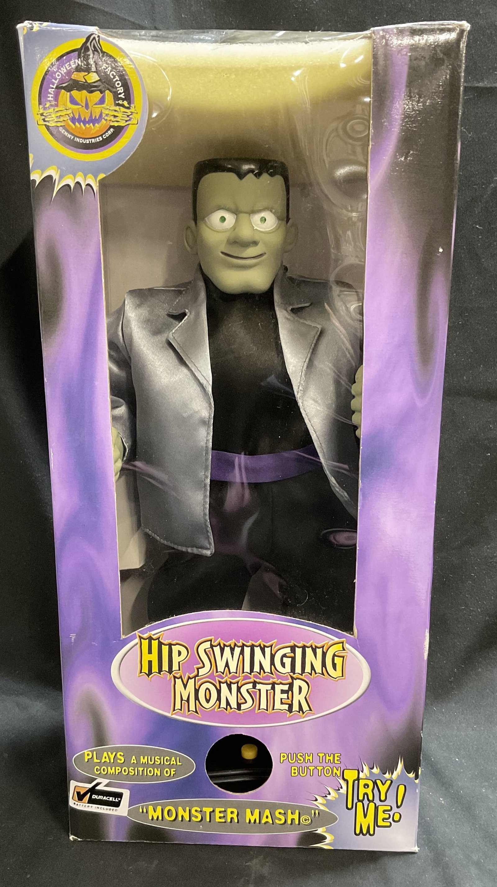 VTG 98 Gemmy Industries Hip Swinging Monster: Vintage 1998 Gemmy Industries Corp. Halloween Factory Hip Swinging Monster Animatronic. Monster Resembles Frankensteins Monster. Sways to Monster Mash with Batteries. Has Not Been Tested For Functiona