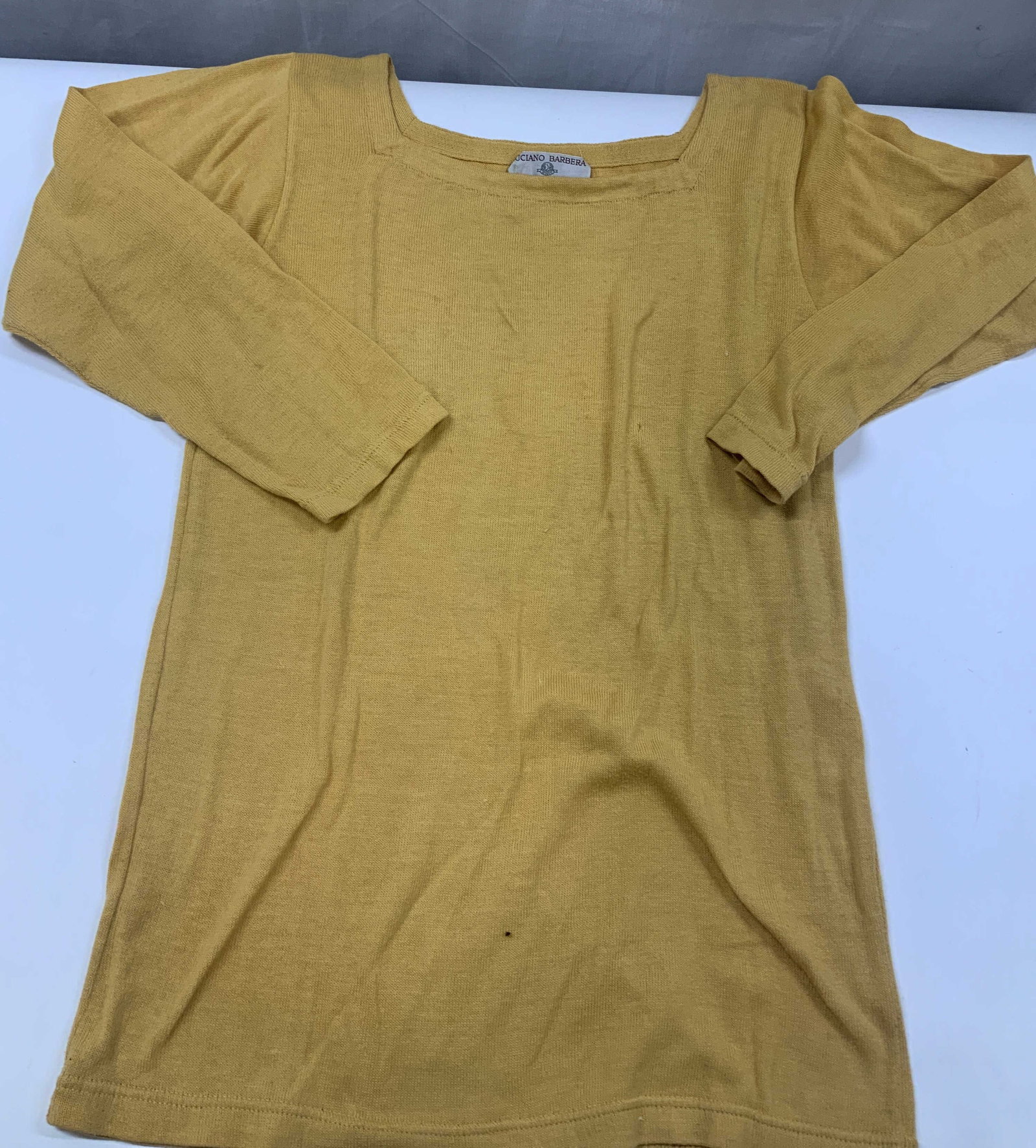 Vntg LUCIANO BARBARA square neck shirt, Italy: Vintage LUCIANO BARBARA square neck shirt, made of 100% cotton in Italy. Features a distinct elegant neckline and 3/4 length sleeves. The construction shows a fine ribbed stitch along the neckline,