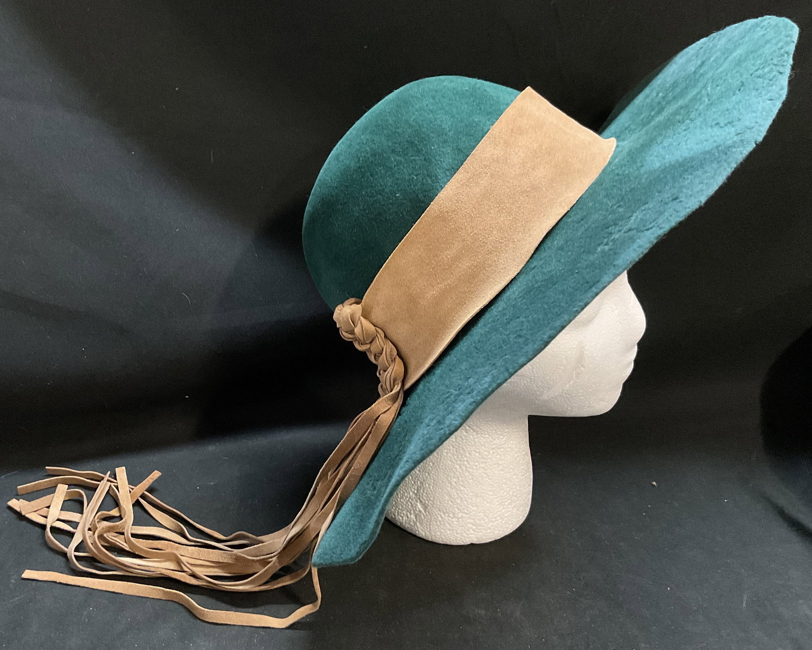 Vtg Barneys NY Rabbit Hair & Suede Hat Italy: Vintage Barneys NY Green 100% Rabbit Hair with Brown Suede Calf Leather Fringe Band Slouch Hat. Italy. Fiber losses present. Measures app 7.5in Head Diam x 15.75in Total Diam. vintage hats, Barneys