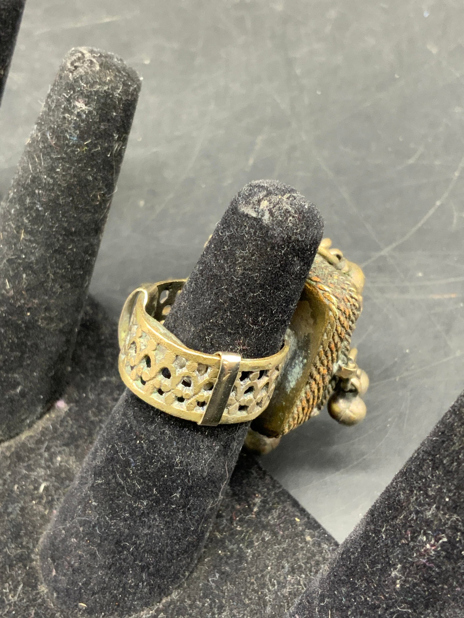 Vntg Amulet Silver Stone Bead Ring - 4