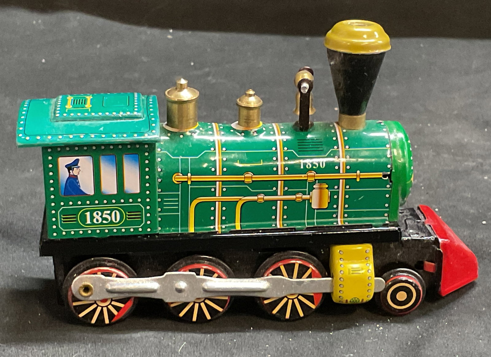Vintage-Style Wind Up 1850 Clockwork Train Tin Toy (1 of 6)