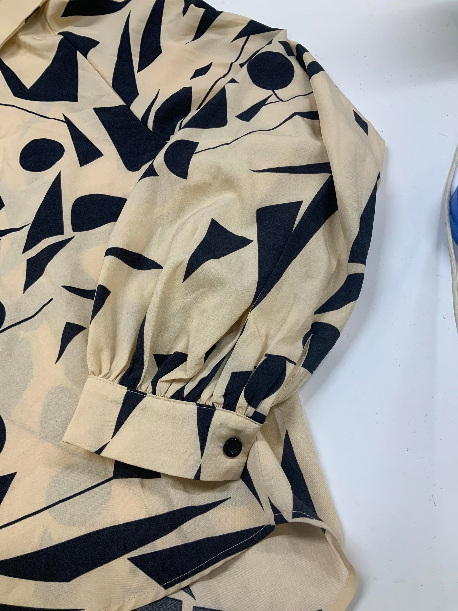 Abstract geometric print blouse - 4