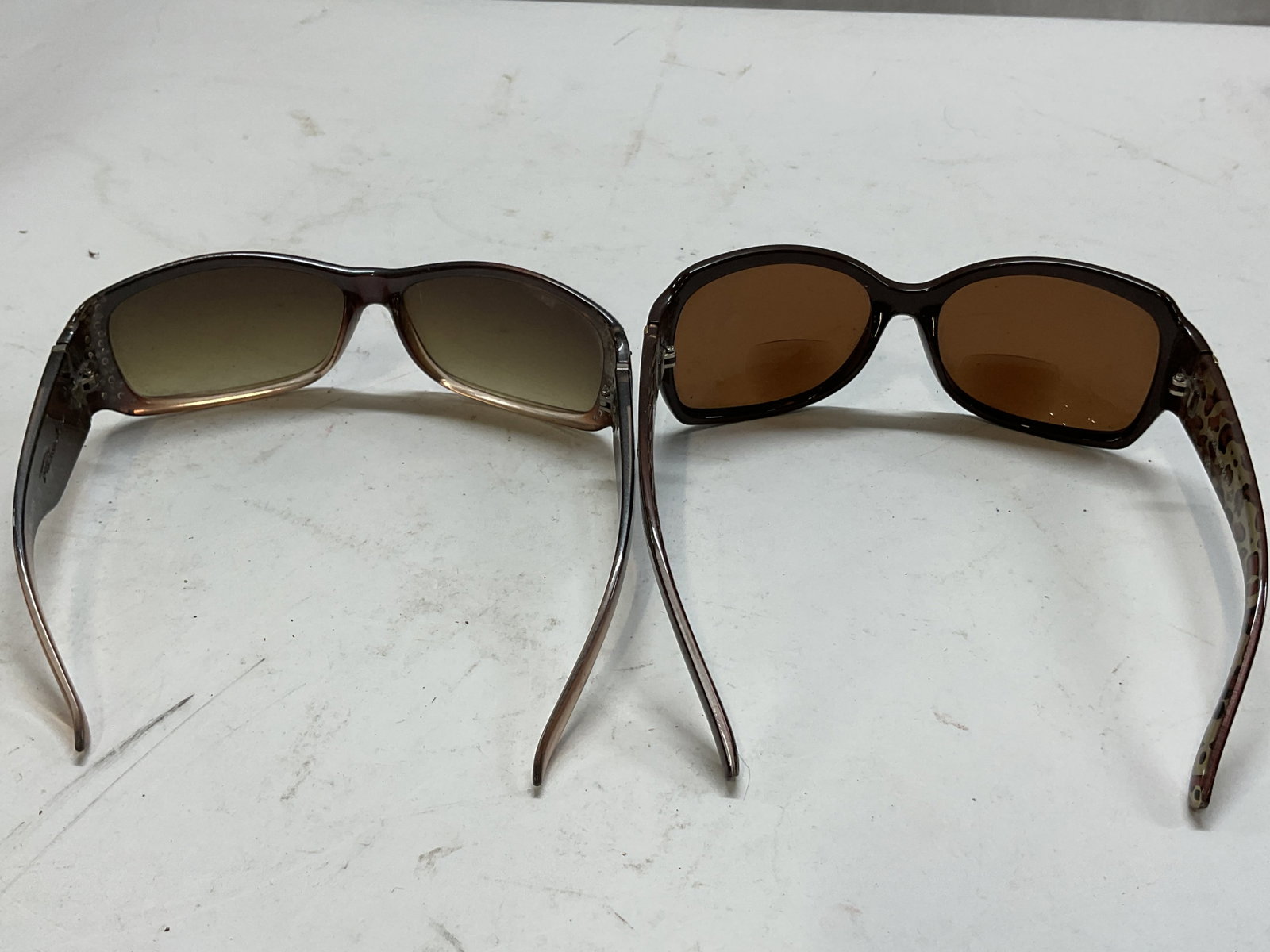 Lot 7 Assorted Sunglasses - 3