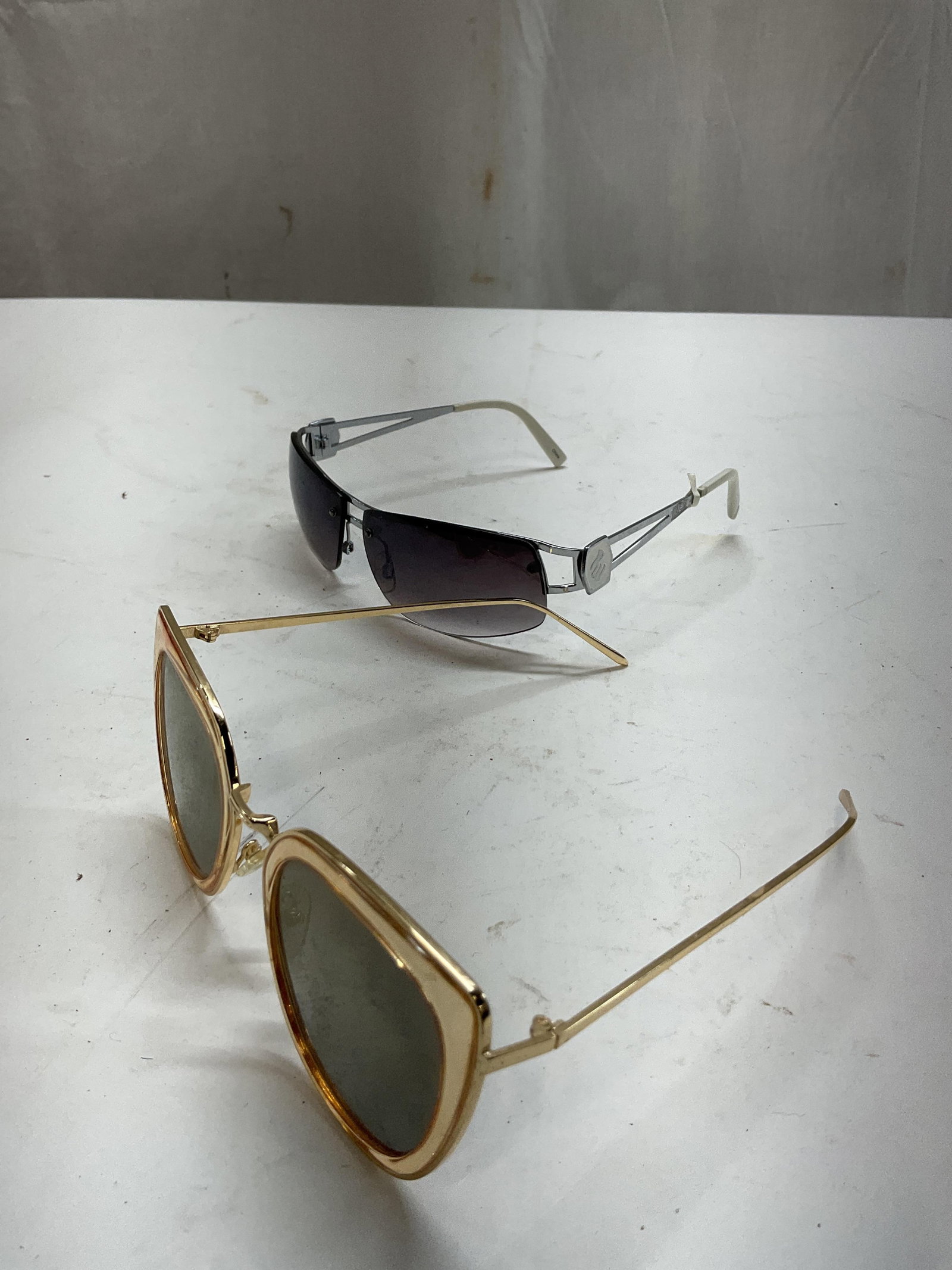 Lot 7 Assorted Sunglasses - 5