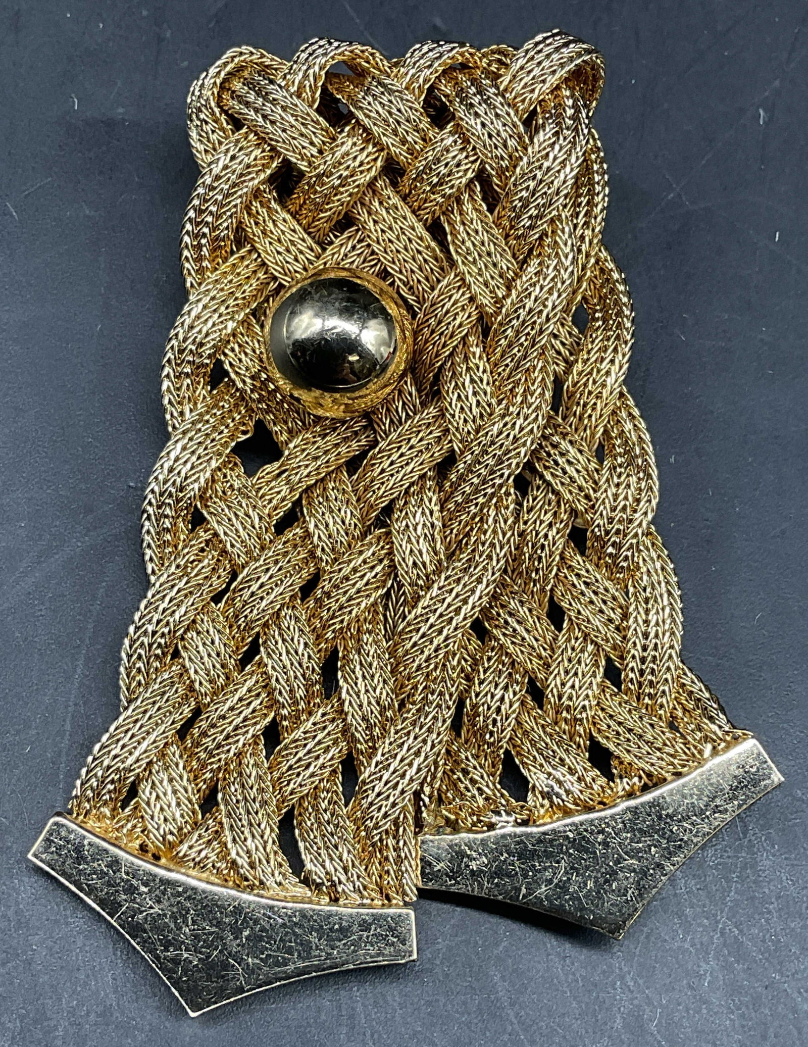 Monocraft Gold Tone Braided Chain Brooch (1 of 6)