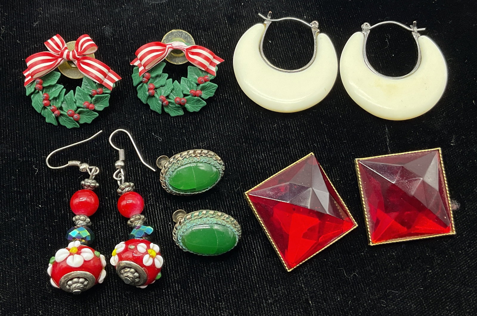 Lot 5 Vintage Assorted Holiday Earrings (1 of 8)