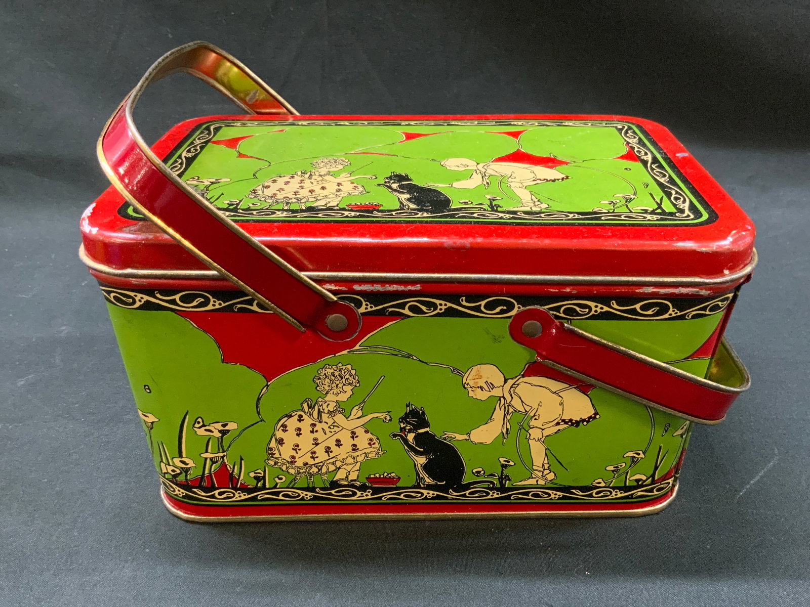 Atq Ohio Art Co. Picnic Basket Lunch Box (1 of 8)
