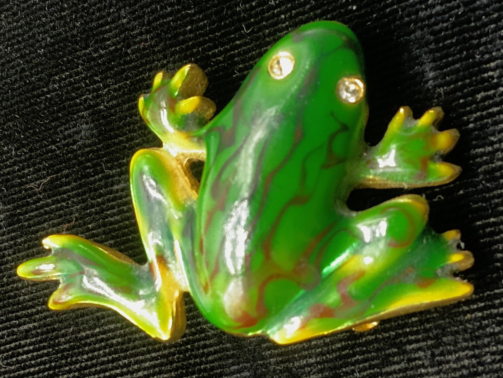 Vintage Green Enameled Tropical Tree Frog Brooch (1 of 7)