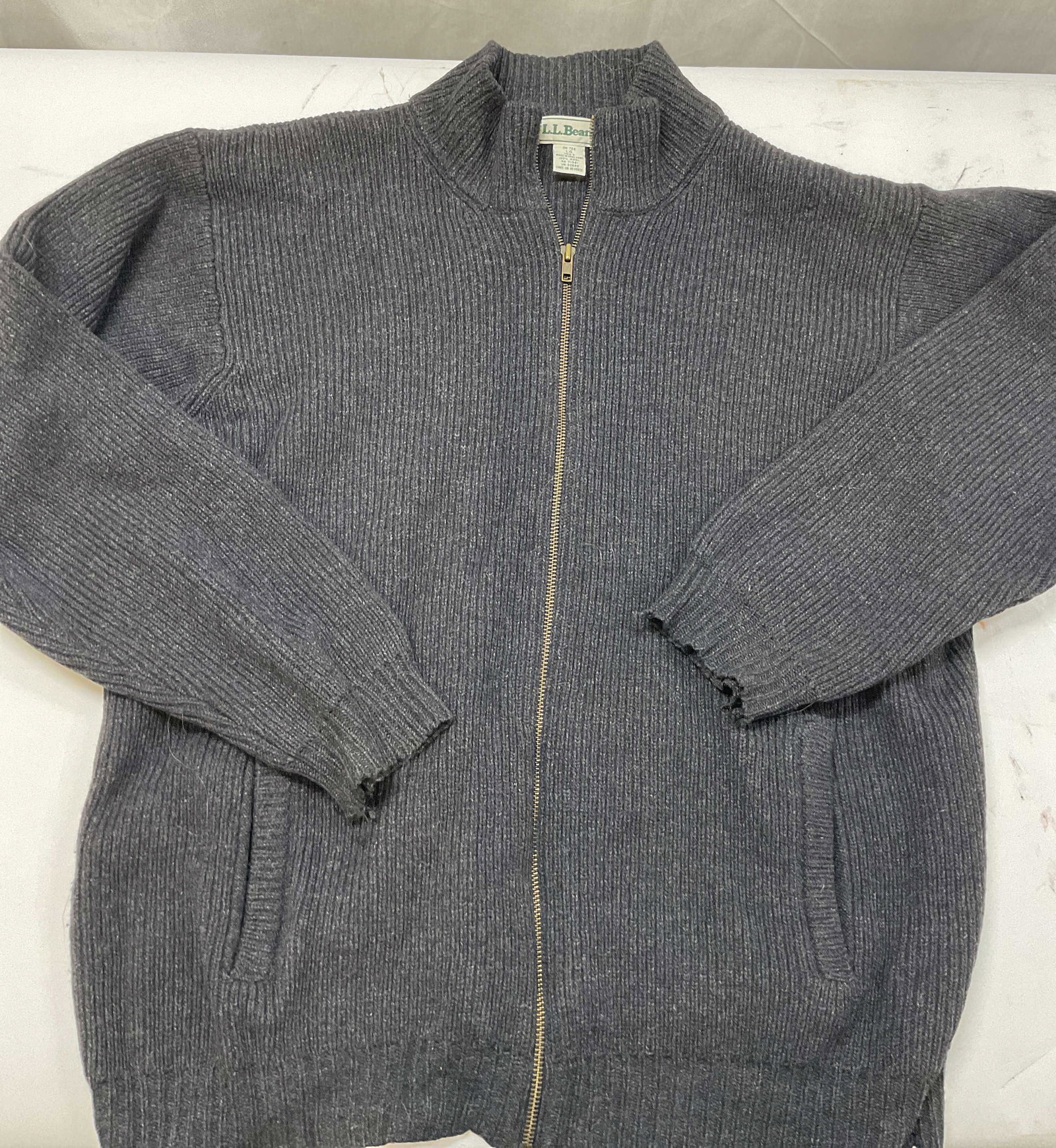 Vntg LL BEAN grey wool full zip sweater (1 of 8)