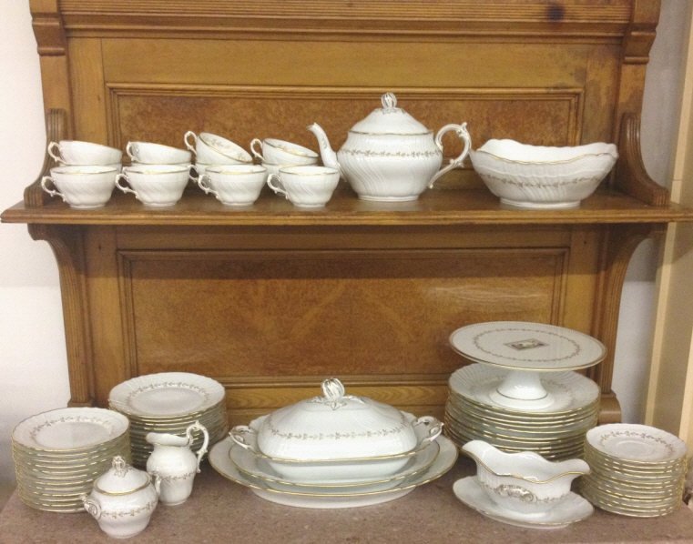 Vintage Richard Ginori Porcelain Dinner Service: 12 dinner plates, 12 salad plates, 12 cake plates, 12 saucers, 12 cups, cake stand, large serving bowl, sauce boat, teapot, sugar creamer, 2 serving platters, & covered tureen. Diameter of plates 10 i
