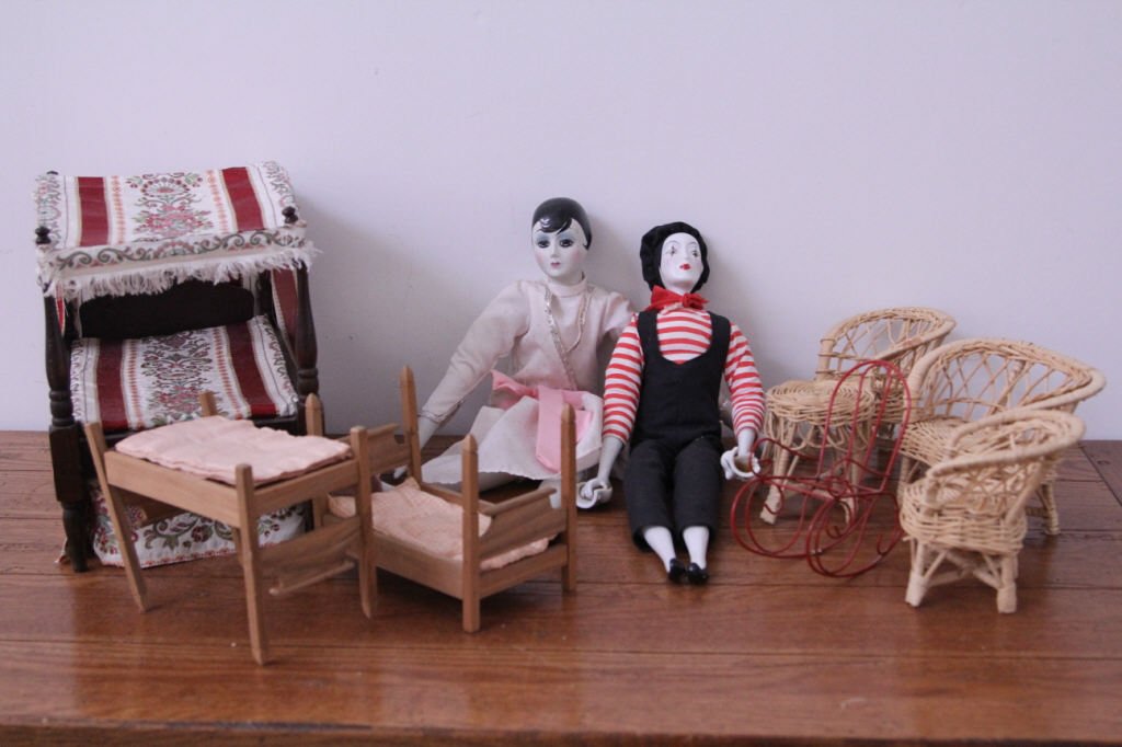 Antique & Vintage Doll & Doll House Furniture: Assorted porcelain head dolls & furniture of various ages & manufacturers. Canopy bed 10 inches.