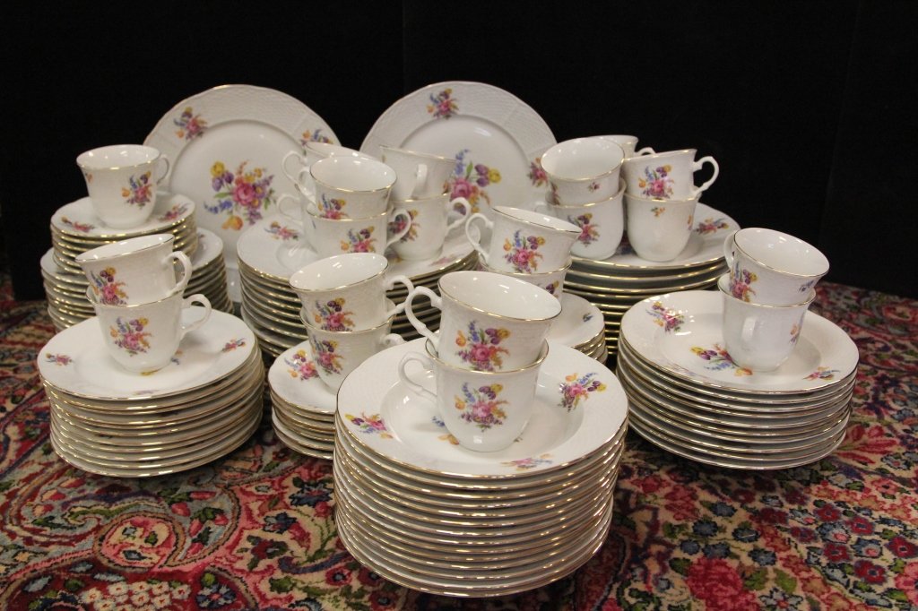Full Dinner Service by Baum: Baum Bros. Made in Czechoslovakia. Wild flowers pattern. 24 dinner plates, 24 cake plates, 24 soup bowls, 23 tea cups. 24 saucers. Diameter of dinner plates: 10.25 inches.