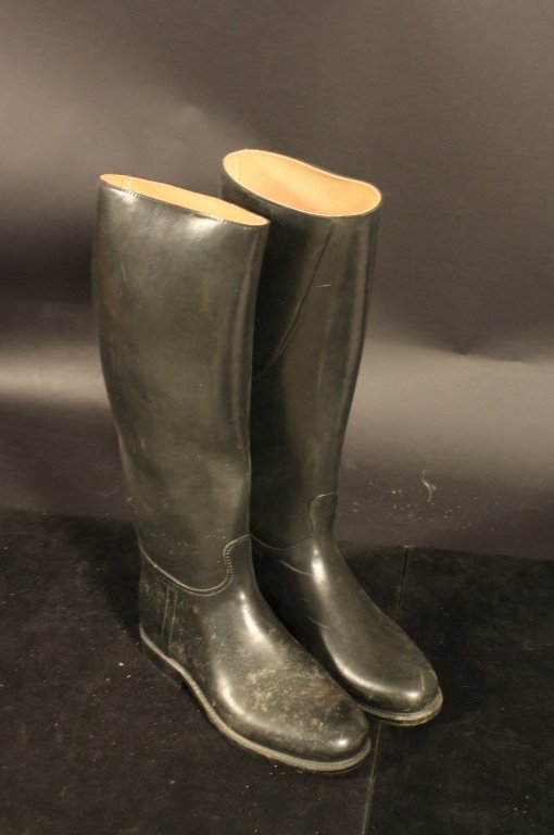 Pair CHAMEAU boots France: Pair of labeled Chameau boots from France. Horseback riding boots. Made and purchased in France. Signed, Le Chameau. Size US 8, UK 7. Marked inside 38. Marked on bottom 41. Excellent condition.