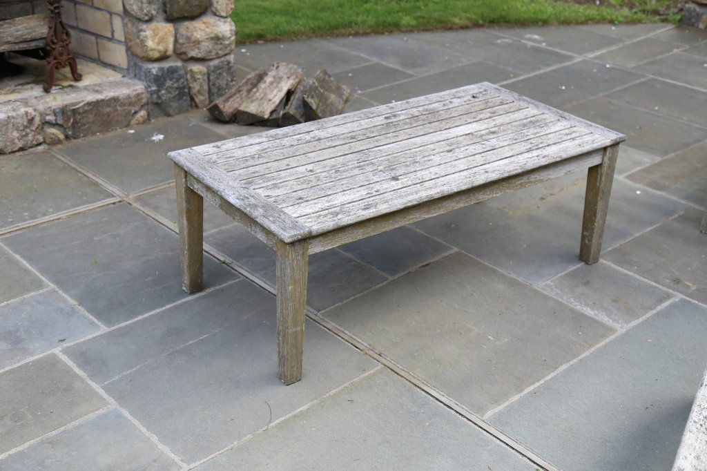 GLOSTER Outdoor Teak Coffee table (1 of 3)