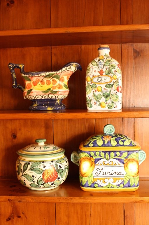 Group of 4 Italian Hand painted pottery Pieces (1 of 8)