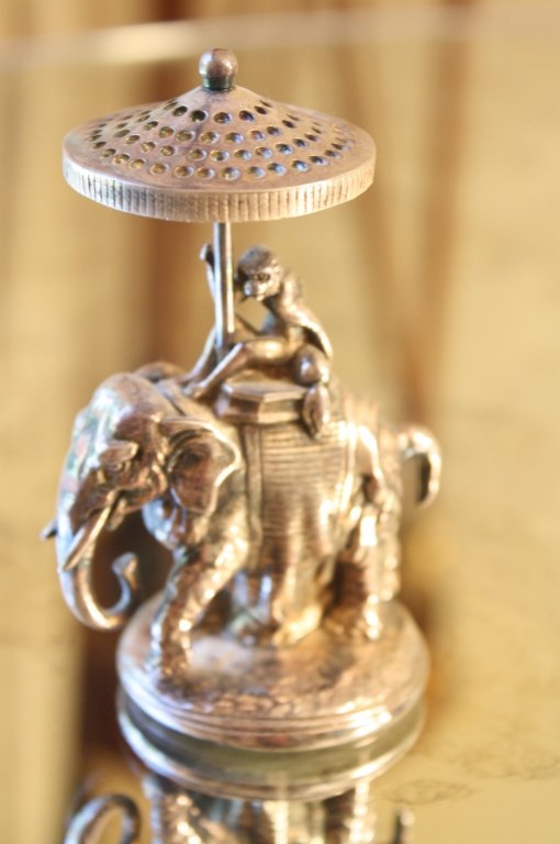 CHRISTOFLE  Asian Monkey on elephant with parasol (1 of 4)