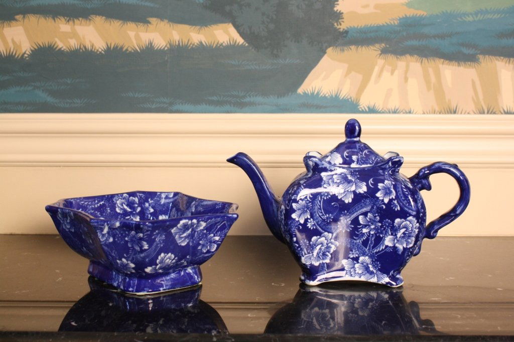 FLOW BLUE and white Ceramics Asian Porcelain (1 of 6)