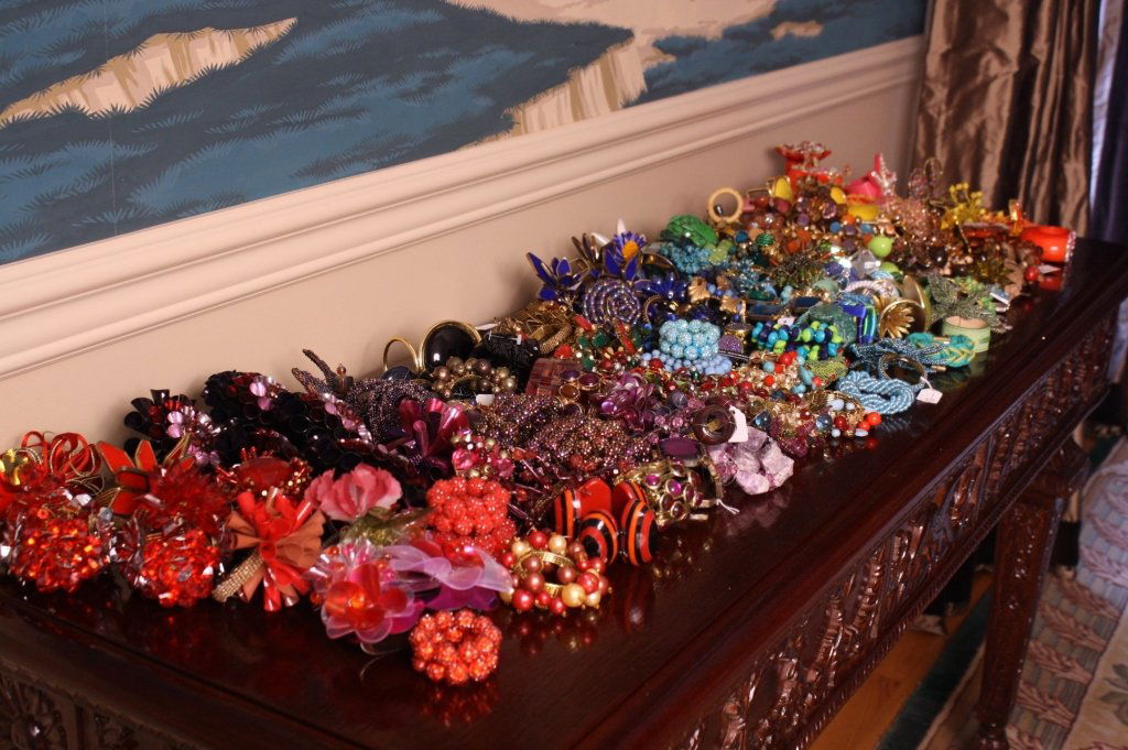 Over 130 KIM SEYBERT Assorted Napkin Rings (1 of 10)