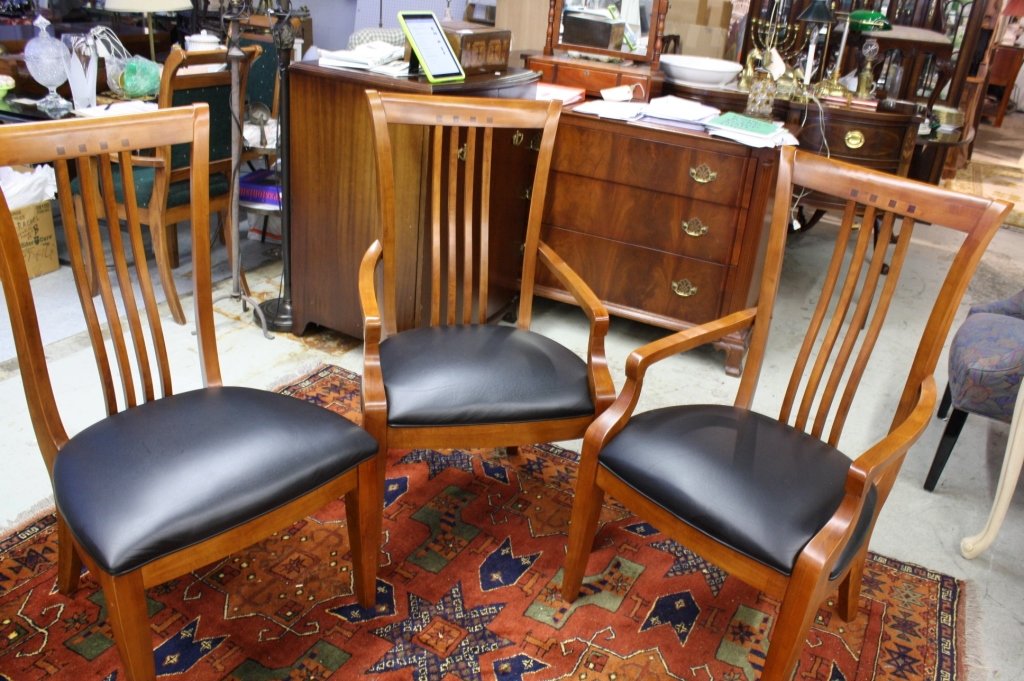 THOMASVILLE set of 8 cherry dining room chairs (1 of 6)