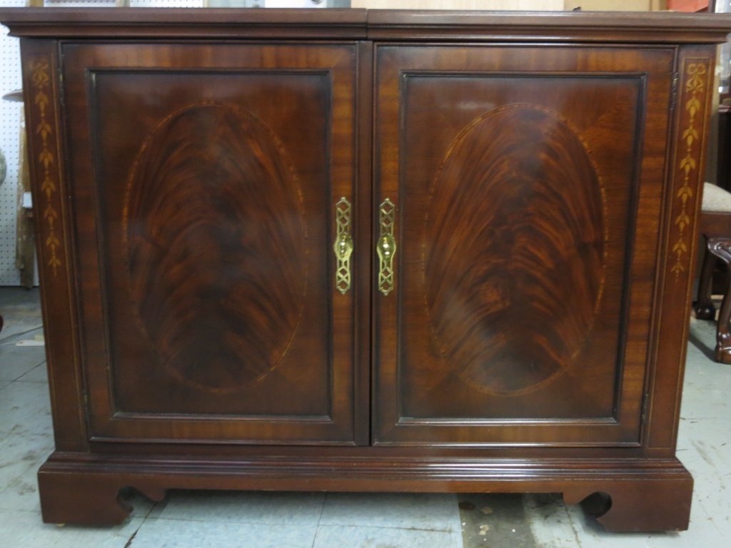 DREXAL HERITAGE Mahognay Bar Buffet Table (1 of 5)