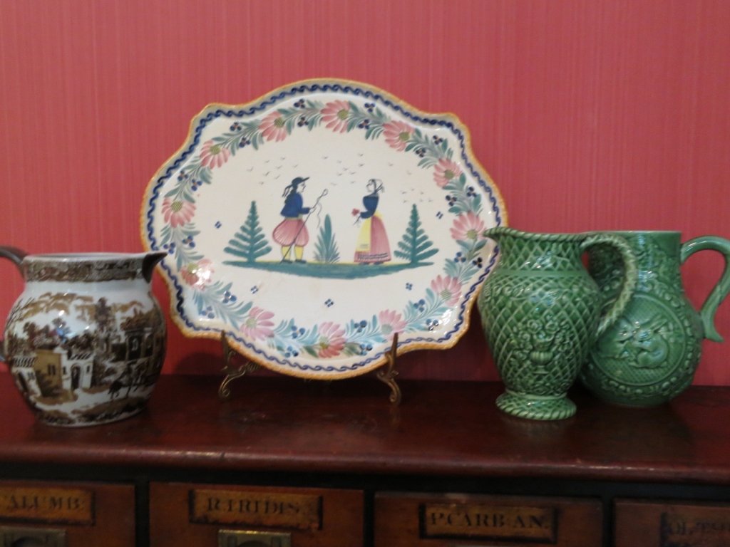 French Quimper Majolica Pottery Group Lot (1 of 5)