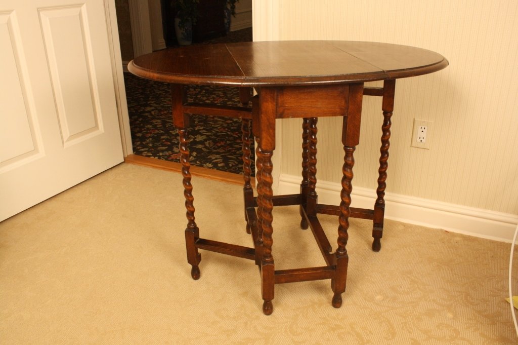 Antique English drop leaf  Gate Leg Side Table (1 of 7)