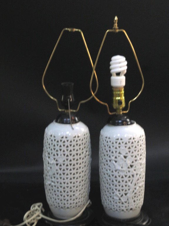 Pair of Floral porcelain table lamps (1 of 3)