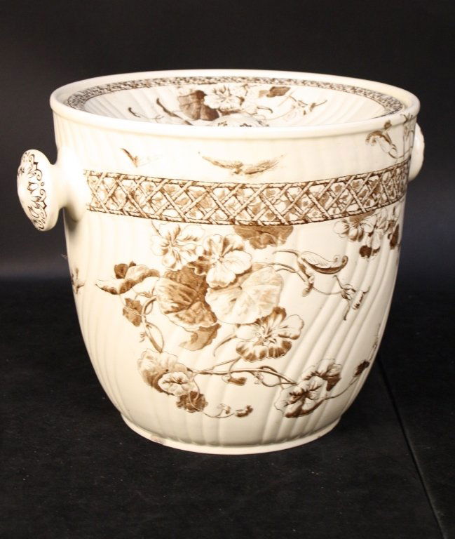 NASTRIUM PS&B  Ceramic Cache Pot with Lid (1 of 6)