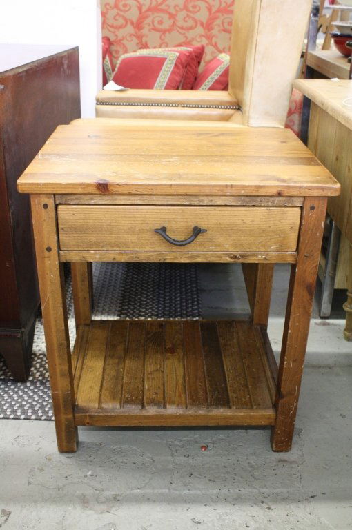 Hardwood Country Night stand (1 of 4)