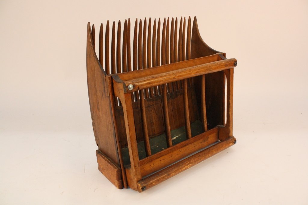 Antique Wooden  Cranberry Bog Picker/ Scoop (1 of 5)