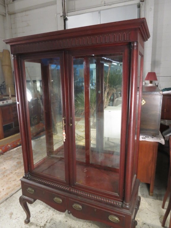 19 C  Mahogany Glass Mirror Back Display Cabinet (1 of 10)