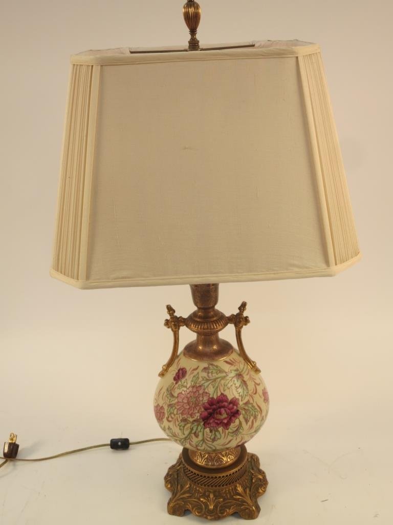Pair Vintage painted Flowered Lamps (1 of 8)