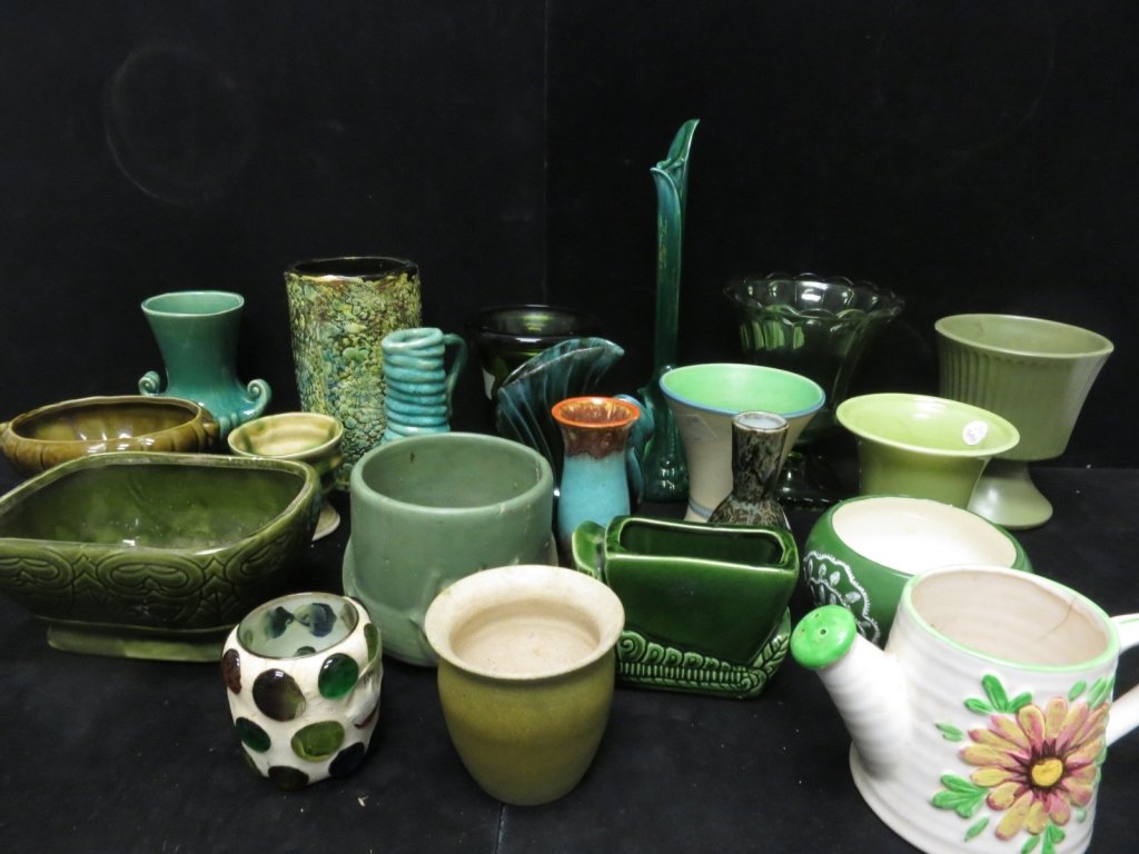 BOX LOT 7 Green thumb. Planters, vases and pots (1 of 6)
