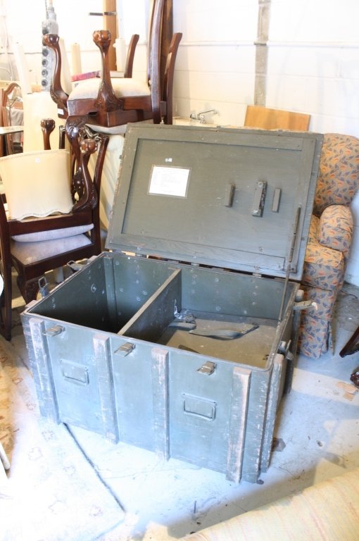 SIGNAL COPRS US ARMY Vintage Trunk (1 of 7)
