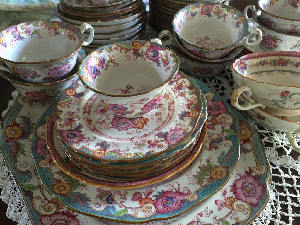 Antique ROYAL CAULDRON CAULDRON dinner service (1 of 10)