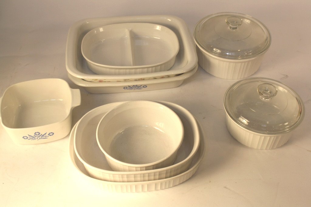 Large Set of Corning ware table top pieces (1 of 9)