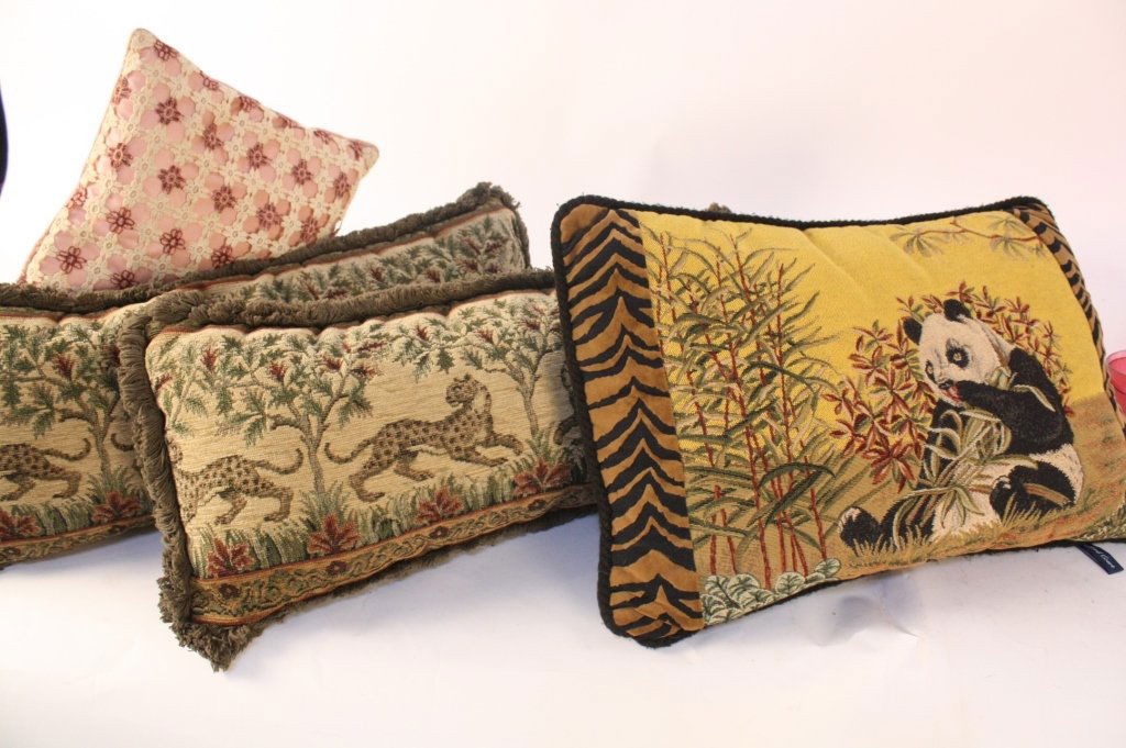 4 Custom throw pillows group lot (1 of 6)