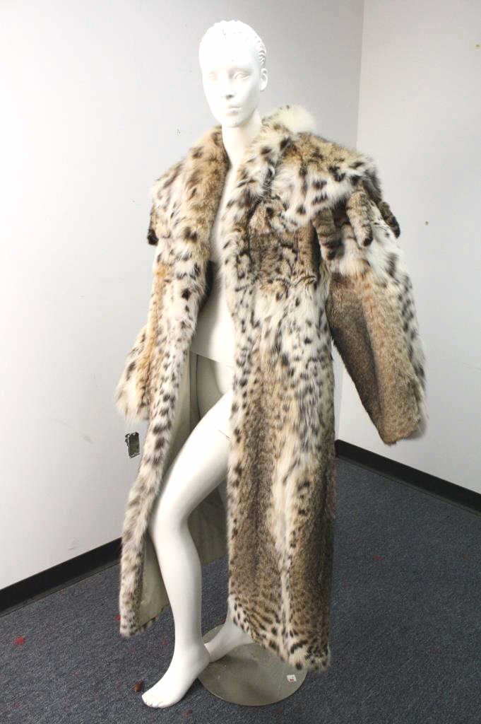 Full Length Lynx Fur Coat (1 of 10)
