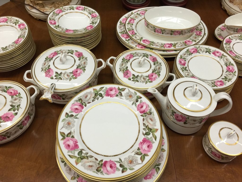 ROYAL WOCESTER Royal Garden Service for Twelve: Extensive set of fine bone china dated 1969 Royal Garden pattern. Set includes 12 dinner plates, salad plates, butter plates, cups and saucers (missing one), a gravy boat, a soup tooreen with ladle, t