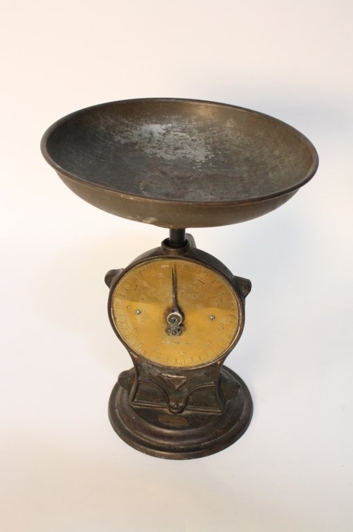 Antique Iron and Brass Scale (1 of 9)