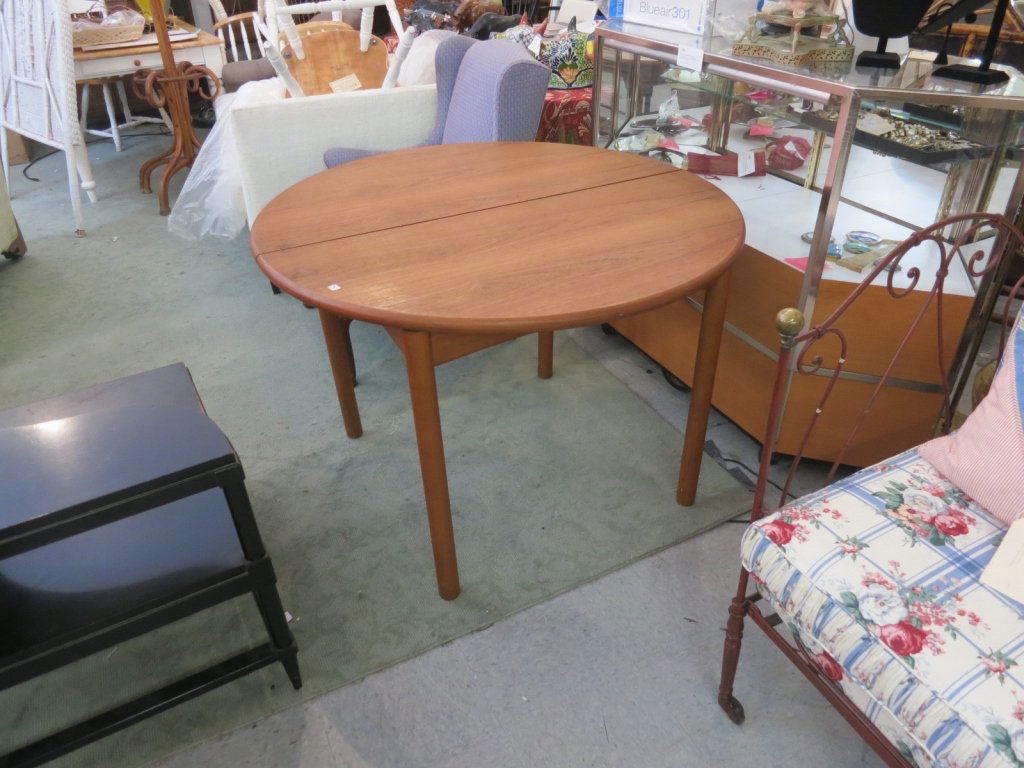 Round vintage Danish Modern Style Dining Table (1 of 1)
