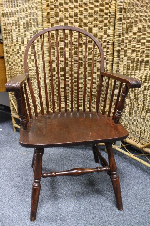 Vintage Windsor Arm Chair: Mahogany finish.