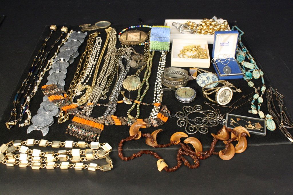 Group Lot Costume Jewelery (1 of 8)